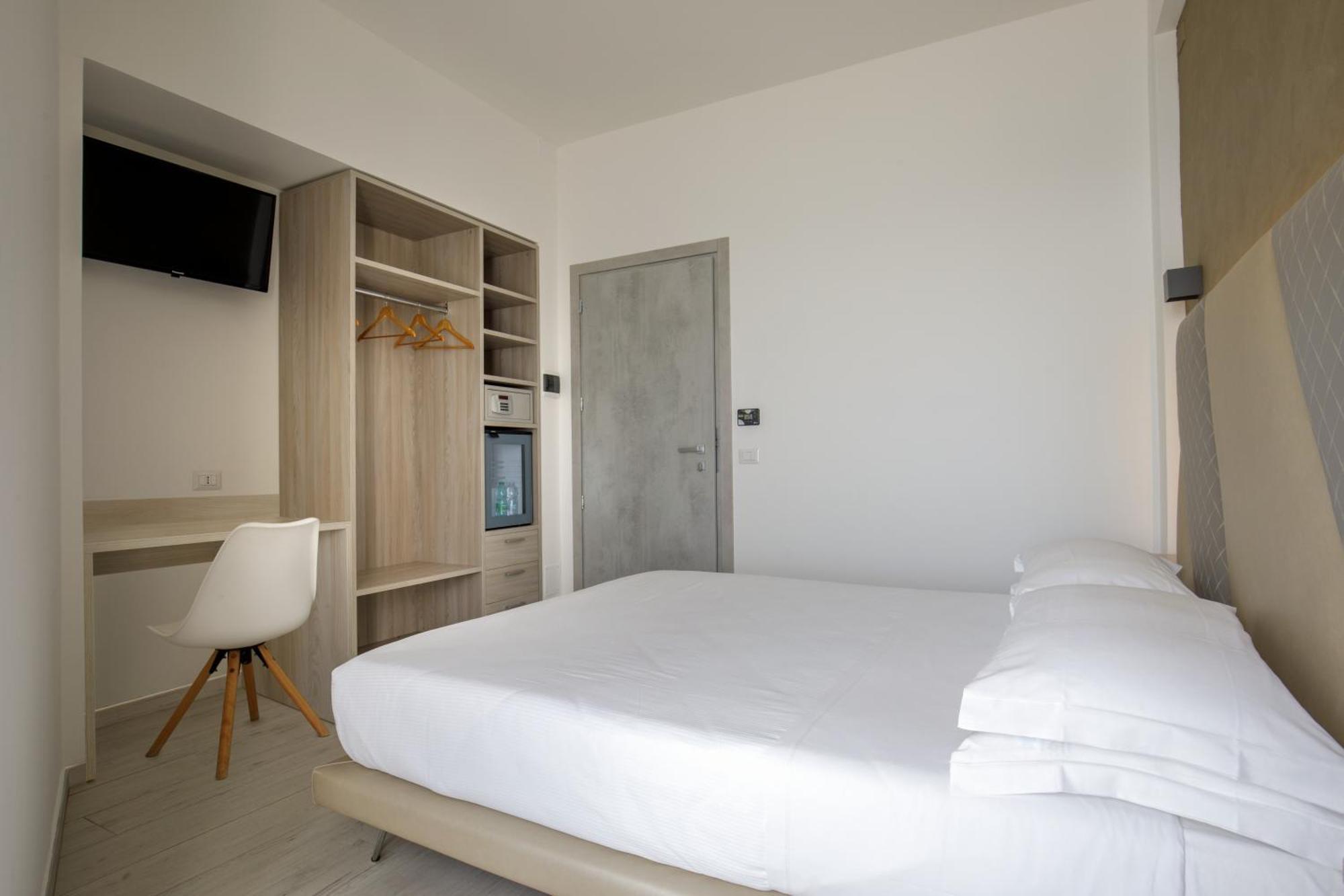 Hotel Tirreno Latina Exteriér fotografie