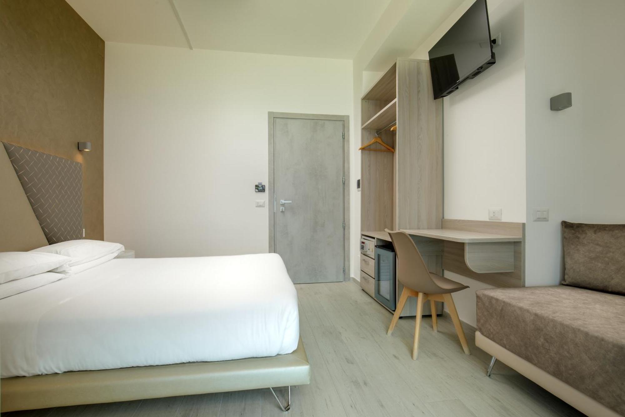 Hotel Tirreno Latina Exteriér fotografie