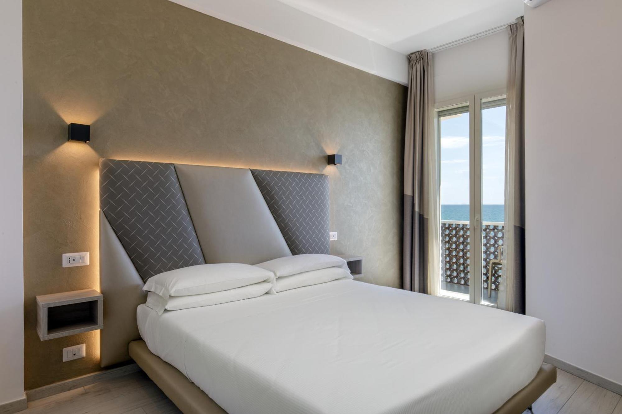 Hotel Tirreno Latina Exteriér fotografie