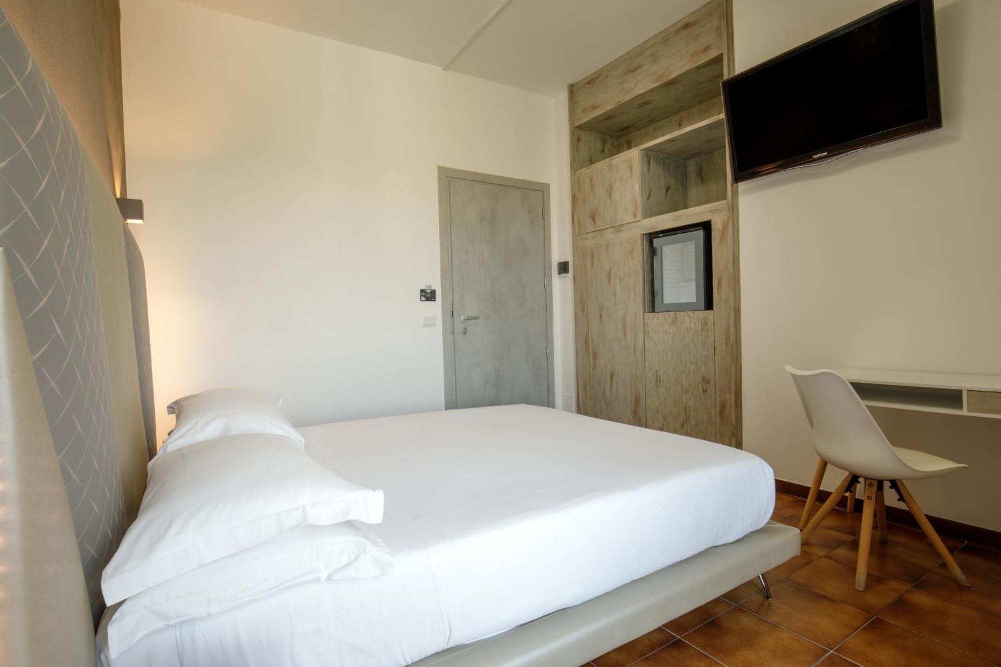 Hotel Tirreno Latina Exteriér fotografie