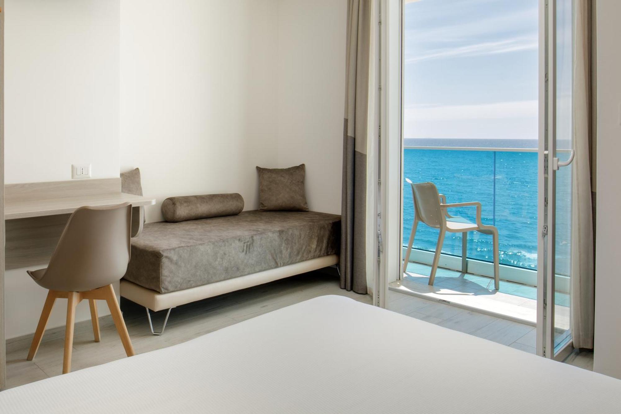 Hotel Tirreno Latina Exteriér fotografie
