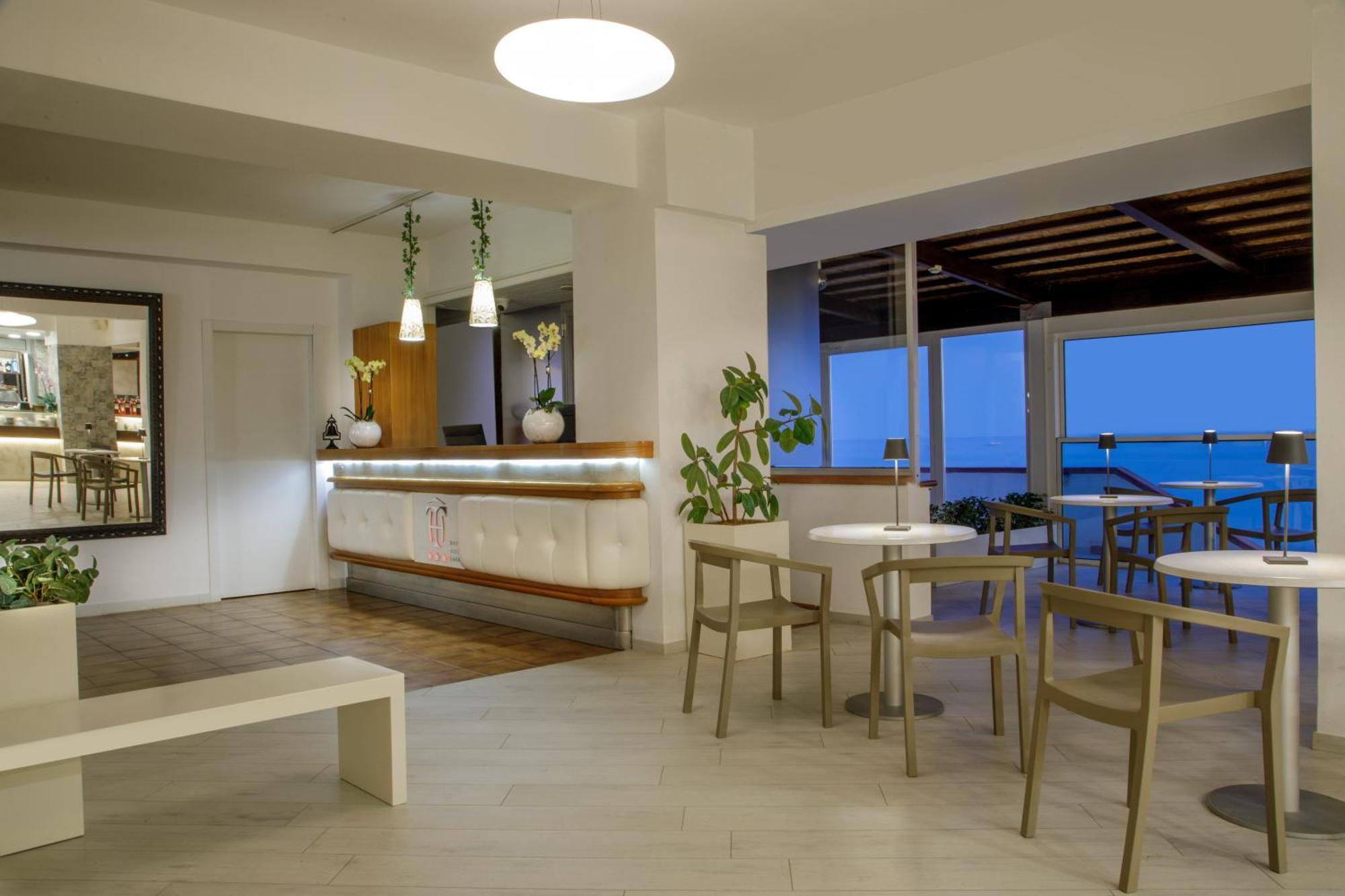 Hotel Tirreno Latina Exteriér fotografie